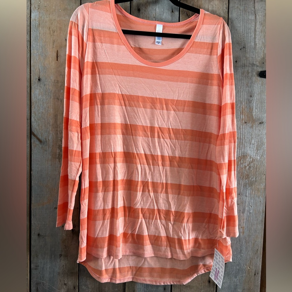 LuLaRoe Lynnae size M with tags.